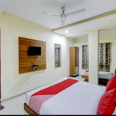 Hotel Krishna Palace Ahmedabad Ngoại thất bức ảnh