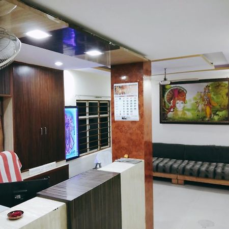 Hotel Krishna Palace Ahmedabad Ngoại thất bức ảnh
