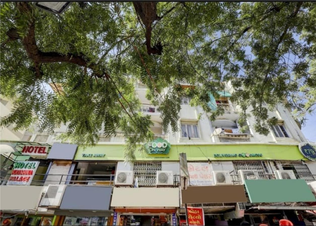 Hotel Krishna Palace Ahmedabad Ngoại thất bức ảnh