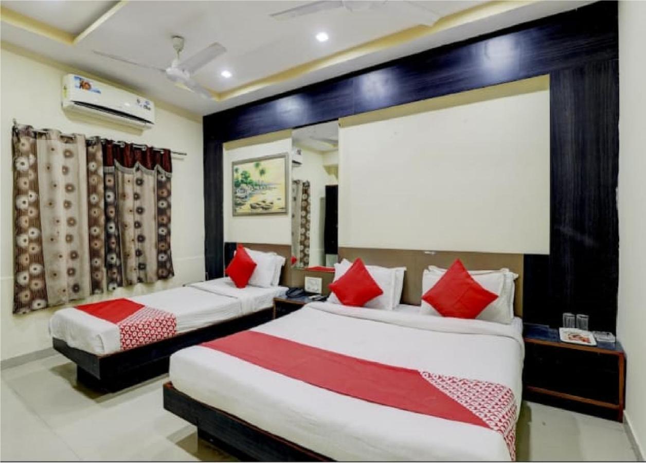 Hotel Krishna Palace Ahmedabad Ngoại thất bức ảnh