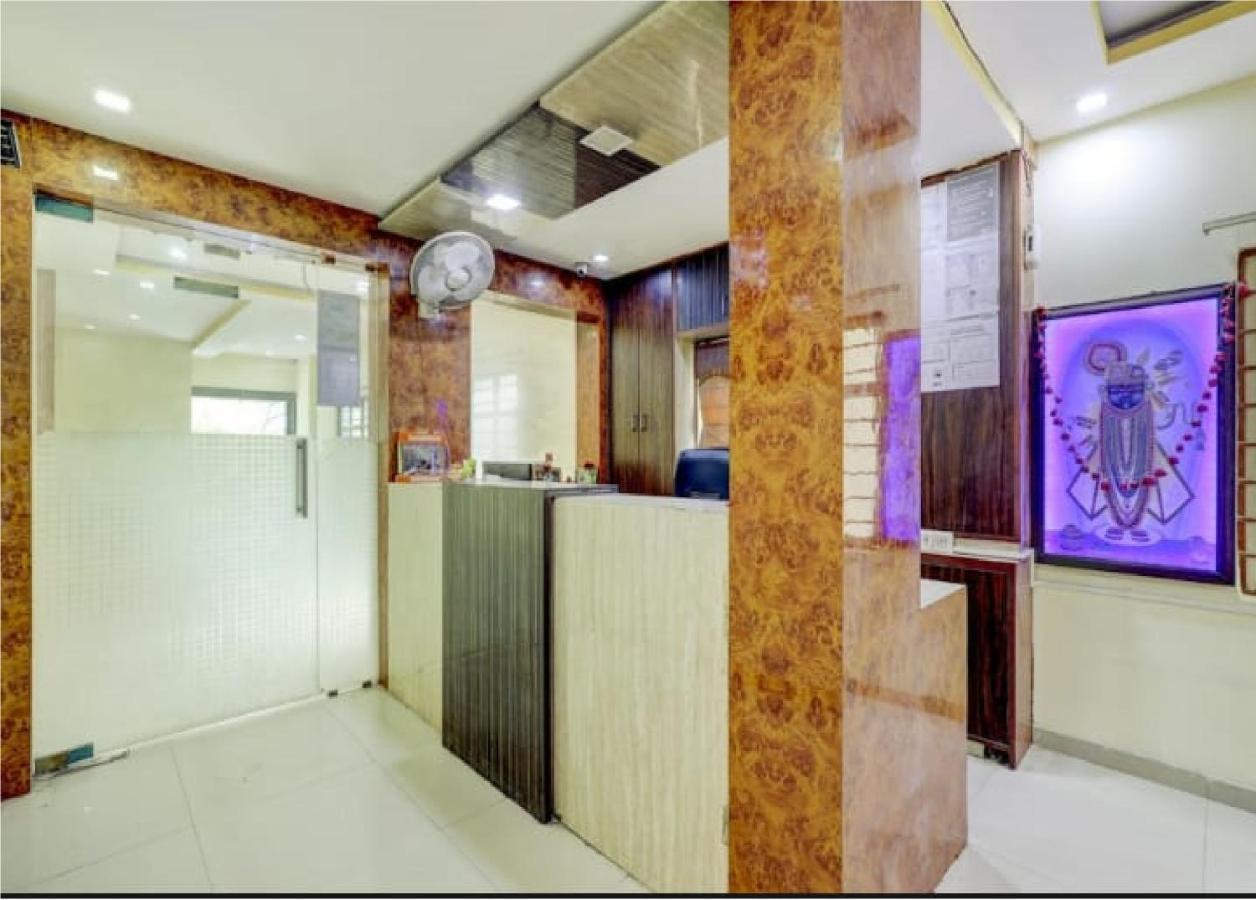 Hotel Krishna Palace Ahmedabad Ngoại thất bức ảnh