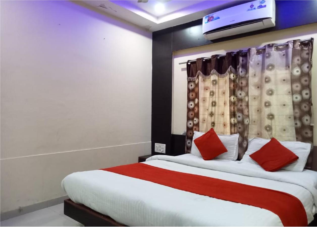 Hotel Krishna Palace Ahmedabad Ngoại thất bức ảnh