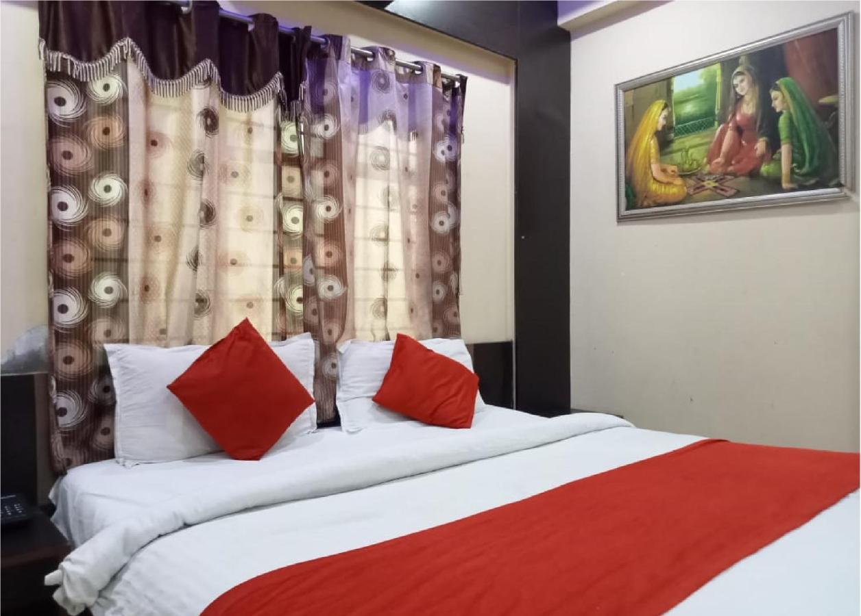 Hotel Krishna Palace Ahmedabad Ngoại thất bức ảnh
