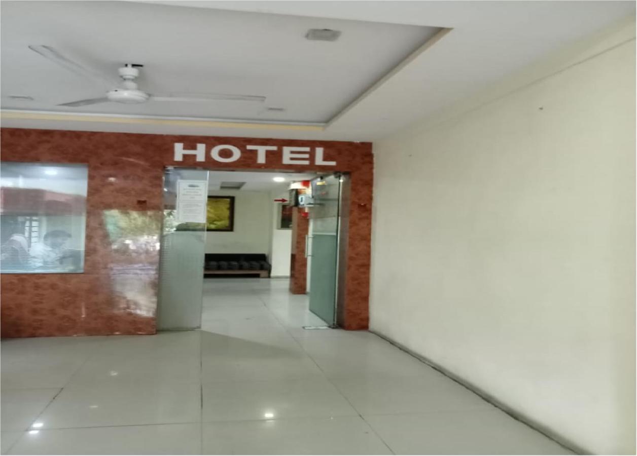 Hotel Krishna Palace Ahmedabad Ngoại thất bức ảnh