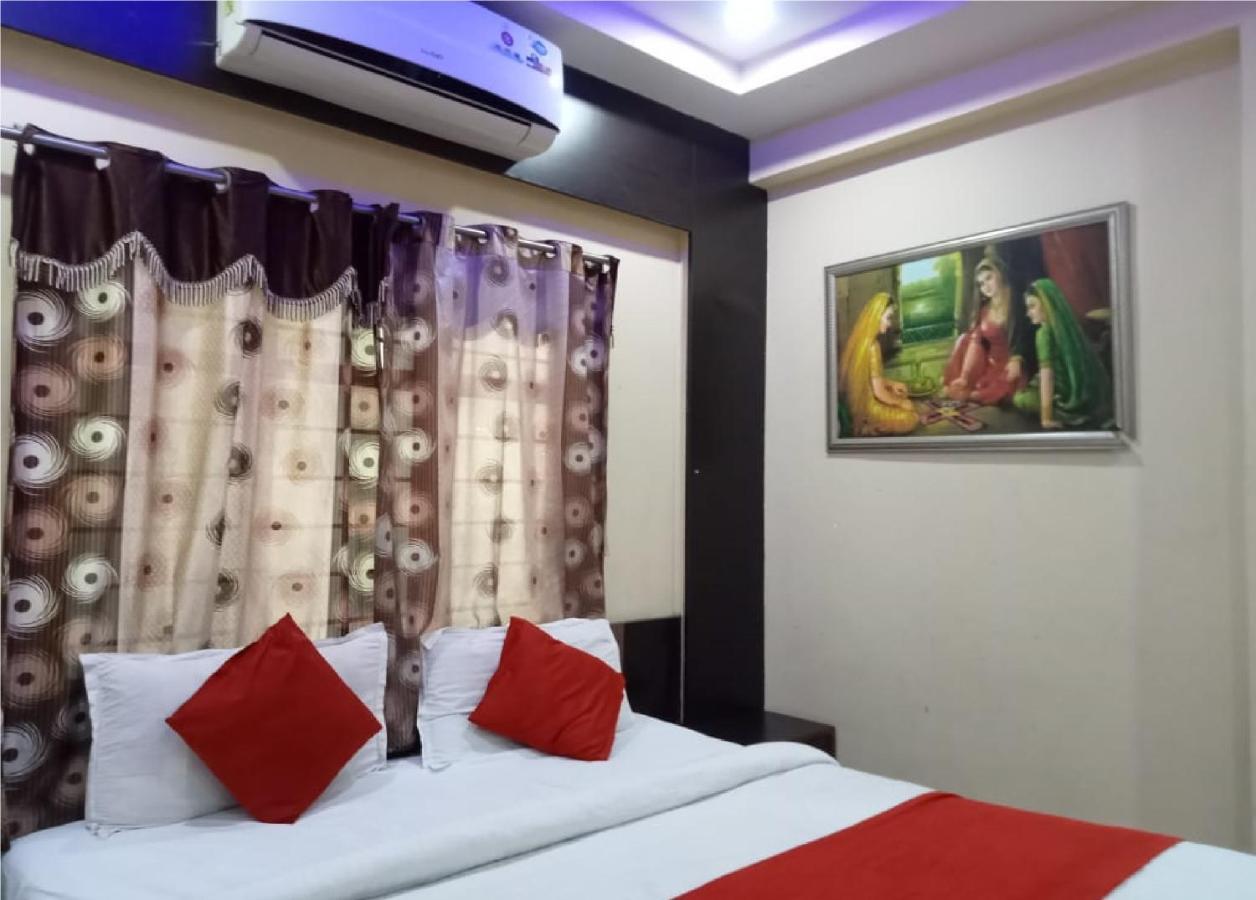 Hotel Krishna Palace Ahmedabad Ngoại thất bức ảnh