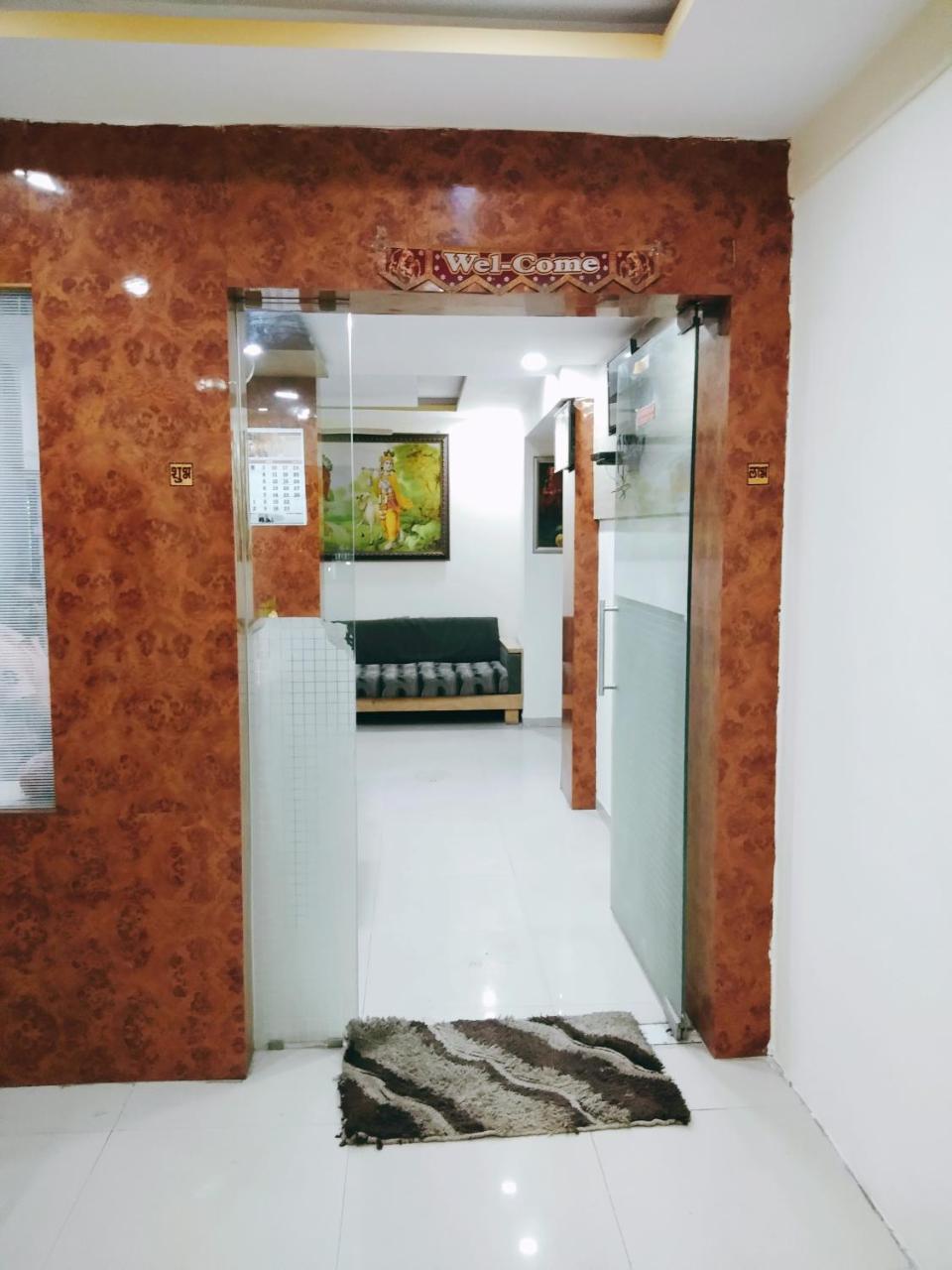 Hotel Krishna Palace Ahmedabad Ngoại thất bức ảnh